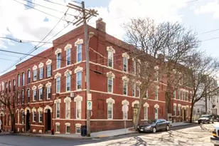 35 Chestnut St, Chelsea, MA 02150 - Photo 2