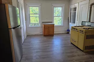 14 Douglas Ct, Worcester, MA 01603 - Photo 2
