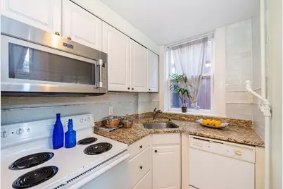 405 Commonwealth Ave #2B, Boston, MA 02215 - Photo 8
