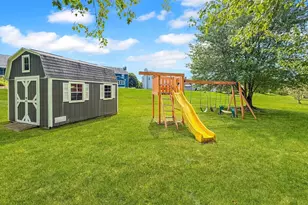 5 Swan Cir, Shrewsbury, MA 01545 - Photo 38