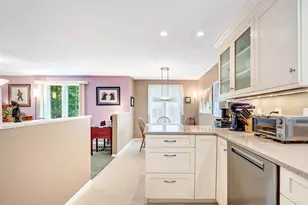 8 Pilgrim Dr, Westford, MA 01886 - Photo 8