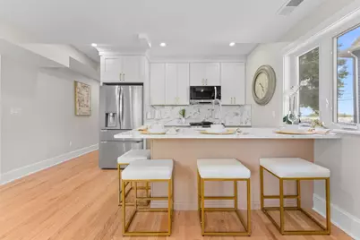 194 Washington Ave #4, Winthrop, MA 02152 - Photo 2