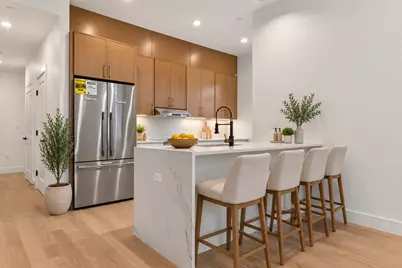 13 Clyde St #B, Somerville, MA 02145 - Photo 4