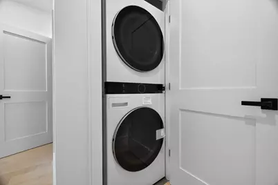 13 Clyde St #B, Somerville, MA 02145 - Photo 8