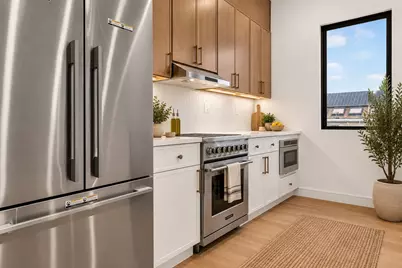 13 Clyde St #B, Somerville, MA 02145 - Photo 6