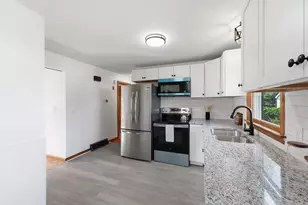 30 French St, Springfield, MA 01104 - Photo 12