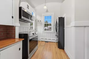 383 Pond St, Weymouth, MA 02190 - Photo 10