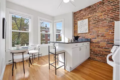 32 Grove St #8, Boston, MA 02114 - Photo 2