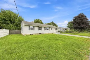 76 Daley St, Chicopee, MA 01013 - Photo 2