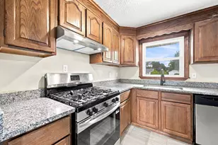 76 Daley St, Chicopee, MA 01013 - Photo 10