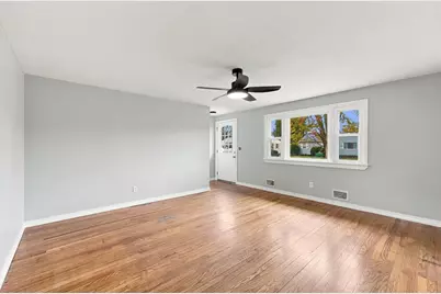 76 Daley St, Chicopee, MA 01013 - Photo 8