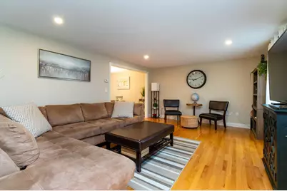 391 Franklin St #2, Hanson, MA 02341 - Photo 6