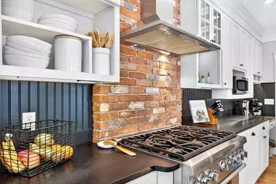 18 Broad St, Newburyport, MA 01950 - Photo 16
