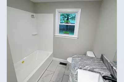 36 Stuart Ave, Leominster, MA 01453 - Photo 16