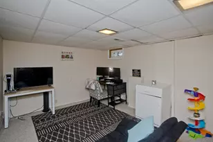 143 Winton St, Springfield, MA 01118 - Photo 34