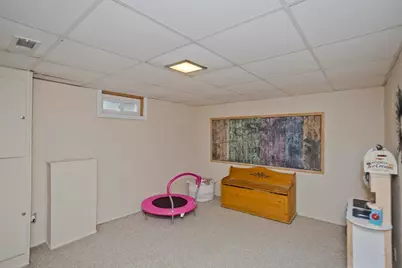143 Winton St, Springfield, MA 01118 - Photo 34