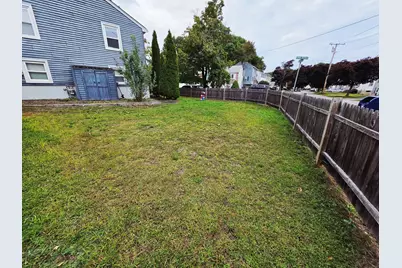 125 Running Brook Rd, Boston, MA 02132 - Photo 14