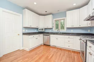 5 Lane Ave, Bedford, MA 01730 - Photo 6