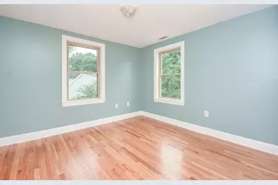 5 Lane Ave, Bedford, MA 01730 - Photo 10