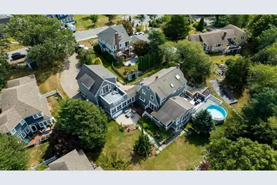 18 Holly St, Gloucester, MA 01930 - Photo 2