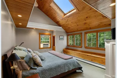 18 Holly St, Gloucester, MA 01930 - Photo 16