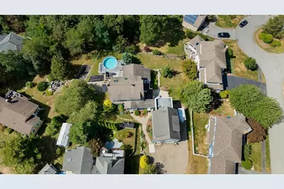 18 Holly St, Gloucester, MA 01930 - Photo 36