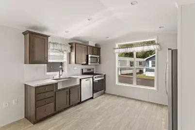 1540 Broadway #16, Raynham, MA 02767 - Photo 4
