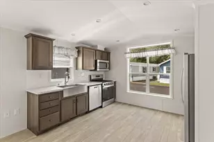 1540 Broadway, Raynham, MA 02767 - Photo 4