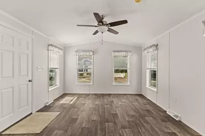 1540 Broadway #19, Raynham, MA 02767 - Photo 4