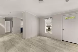 1540 Broadway, Raynham, MA 02767 - Photo 4