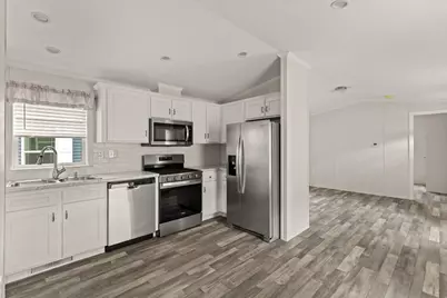 1540 Broadway #27, Raynham, MA 02767 - Photo 4