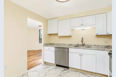 1004 Paradise Rd #2M, Swampscott, MA 01907 - Photo 6