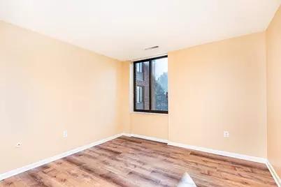 1004 Paradise Rd #2M, Swampscott, MA 01907 - Photo 16