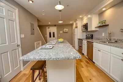82 Centre St #B, Quincy, MA 02169 - Photo 4