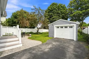 54 Emerson St, Wakefield, MA 01880 - Photo 34