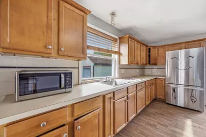 27 Houston Pl, Lynn, MA 01905 - Photo 14