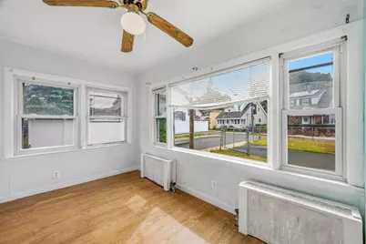 27 Houston Pl, Lynn, MA 01905 - Photo 16