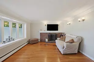 122 Westview Dr, Norwood, MA 02062 - Photo 2
