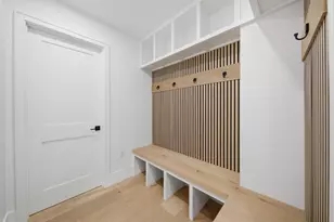 421 E 6th St, Boston, MA 02127 - Photo 14