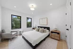 421 E 6th St, Boston, MA 02127 - Photo 26