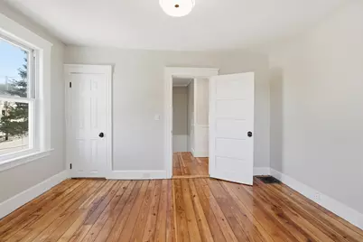 36 Central St, Auburn, MA 01501 - Photo 22