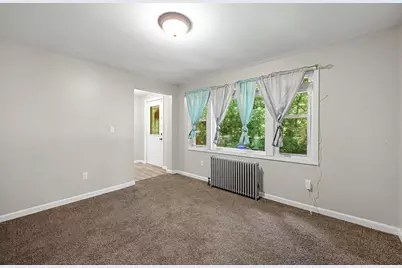 1100 Roosevelt Ave, Springfield, MA 01109 - Photo 8