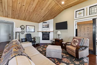 27 Alder St, Fairhaven, MA 02719 - Photo 22