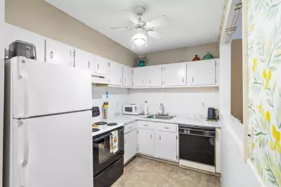 49 Windsor Dr #301, Holliston, MA 01746 - Photo 8