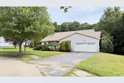 12 Deerfield Cir, Auburn, MA 01501 - Photo 4