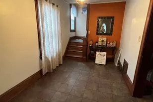 27 Border St, Springfield, MA 01104 - Photo 6