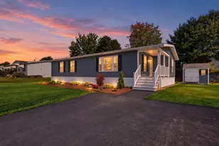14 Amber Wy, Raynham, MA 02767 - Photo 2