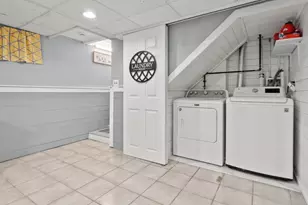 31 Columbus Rd, Woburn, MA 01801 - Photo 32