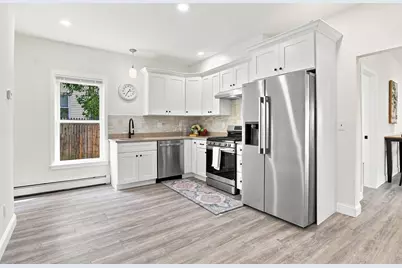 15 Vernon St, Worcester, MA 01610 - Photo 2