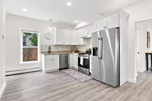 15 Vernon St, Worcester, MA 01610 - Photo 2